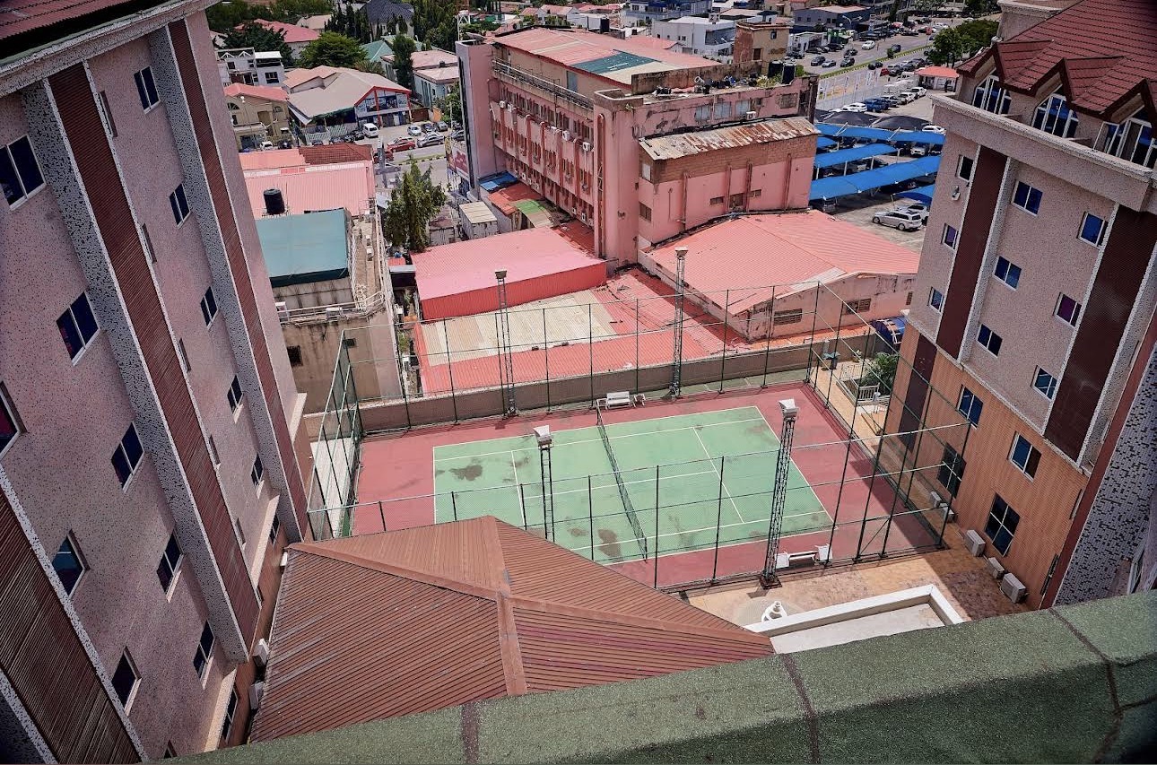 Monaliza Tennis Club seating
